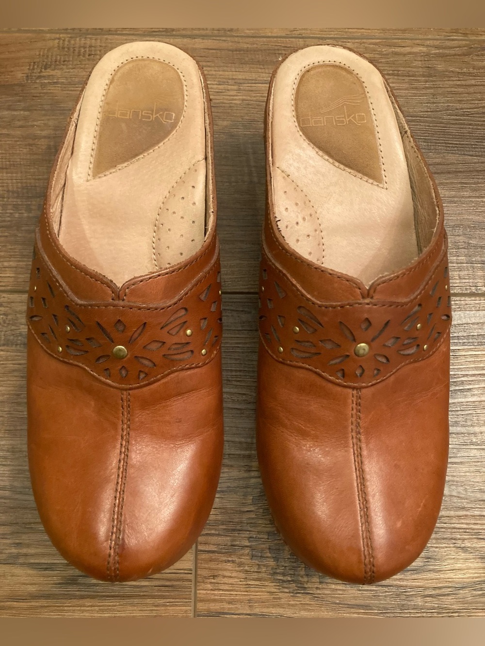 Dansko Women’s Shayanne Clogs - Picture 2 of 11